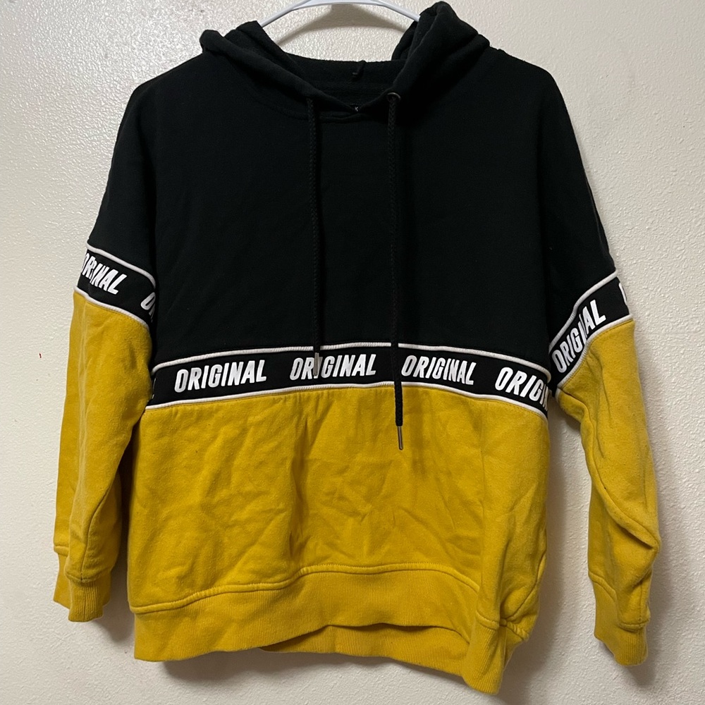 Black yellow hoodie